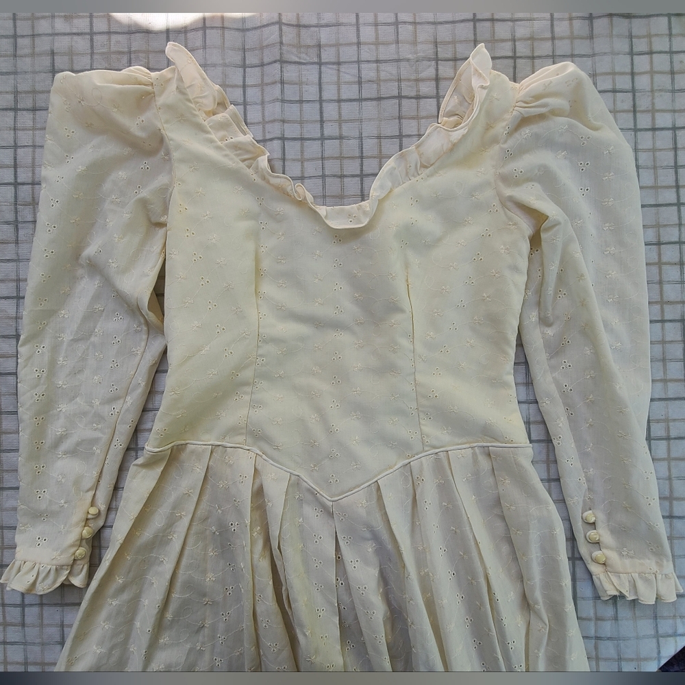 Vintage cream eyelet lace midi dress